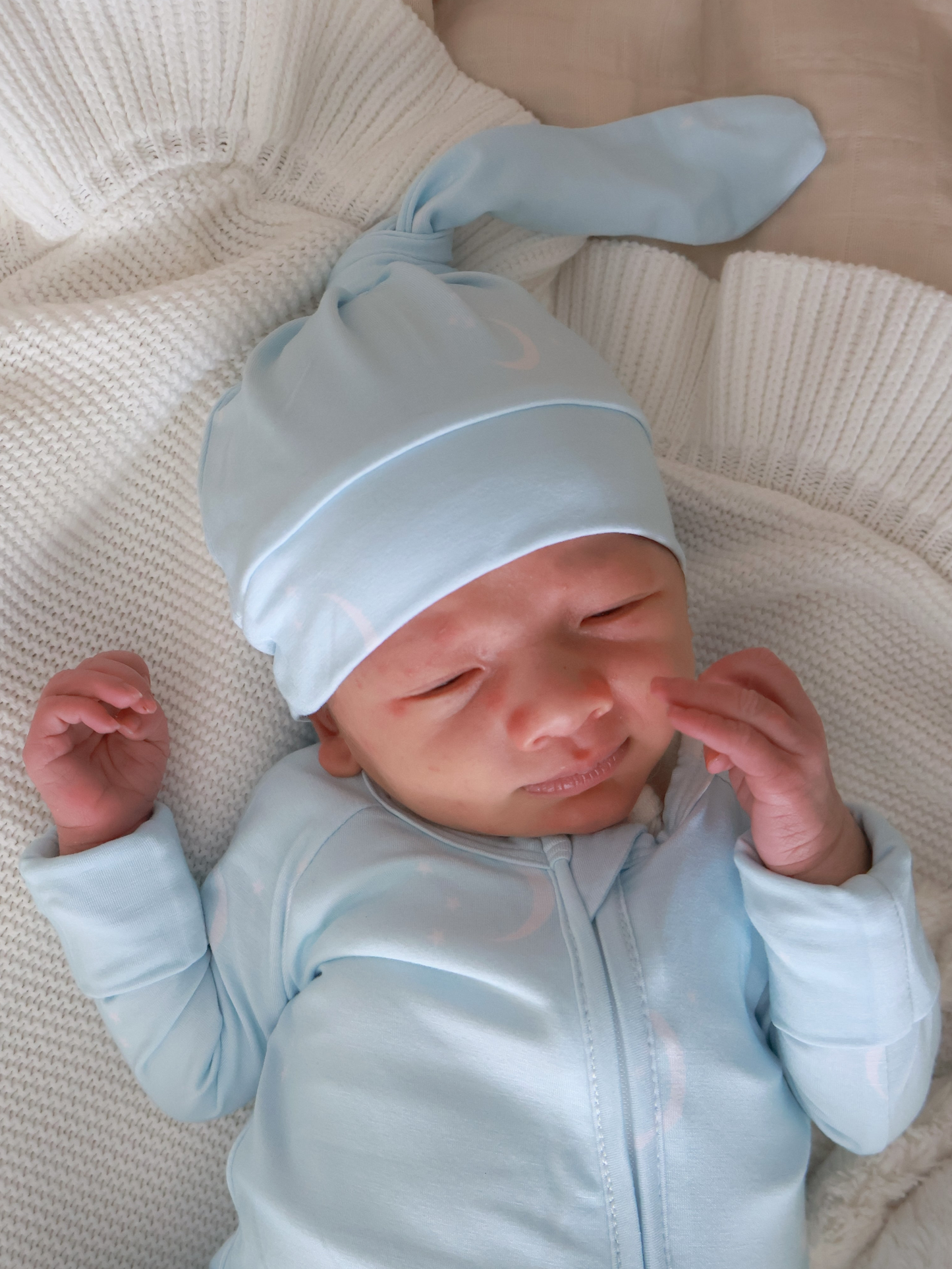 THE DREAMSCAPE KNOT BEANIE | CELESTE BLUE